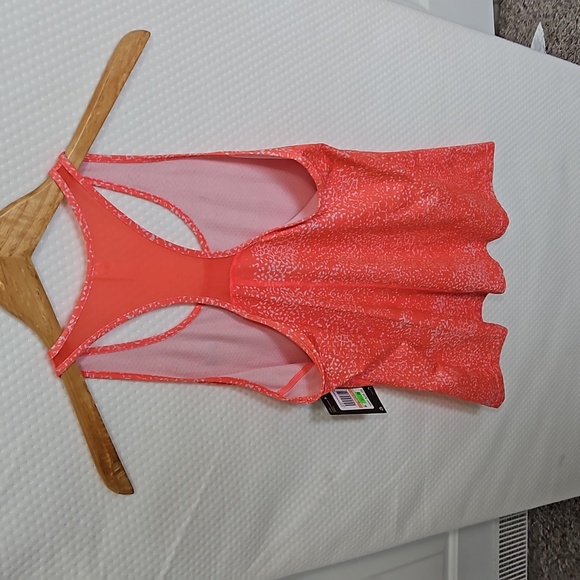 3 for $15 NWT Under Armour HeatGear Armour Racer Tank - Picture 5 of 9